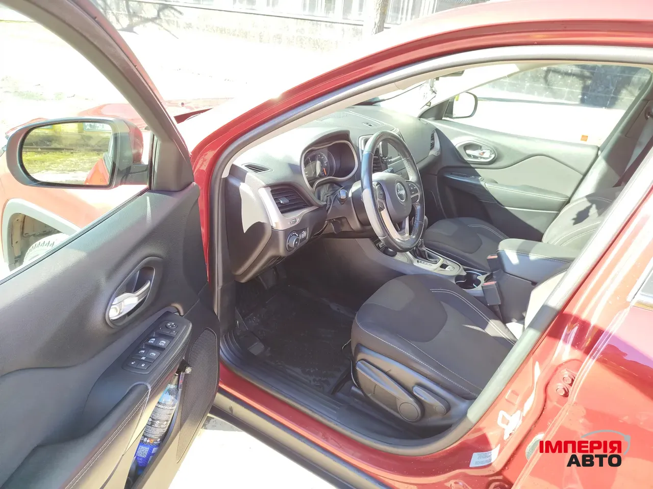 Jeep Cherokee - фото 13