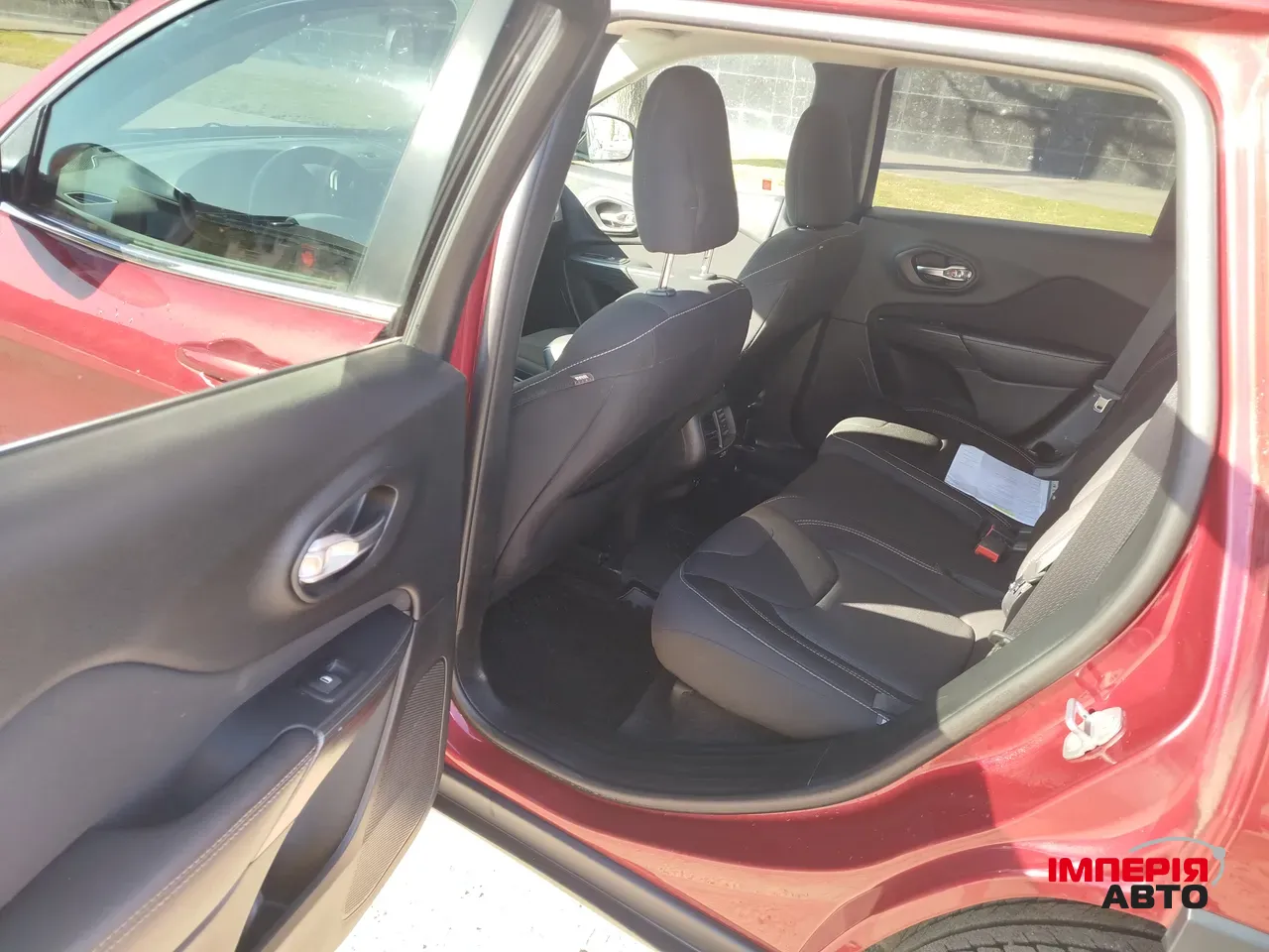 Jeep Cherokee - фото 14