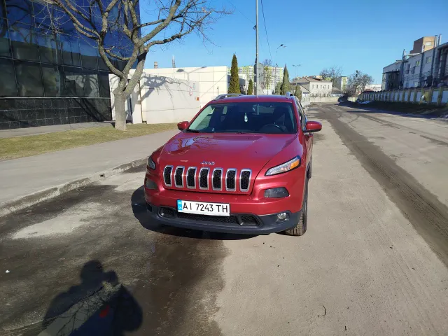 Jeep Cherokee - фото 2