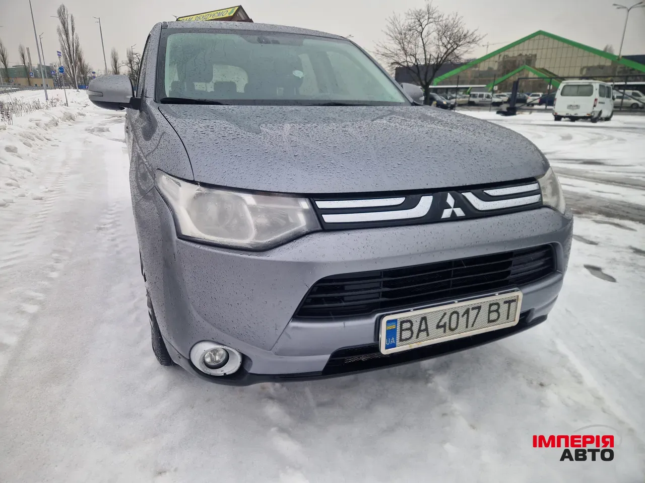 Mitsubishi Outlander - фото 1