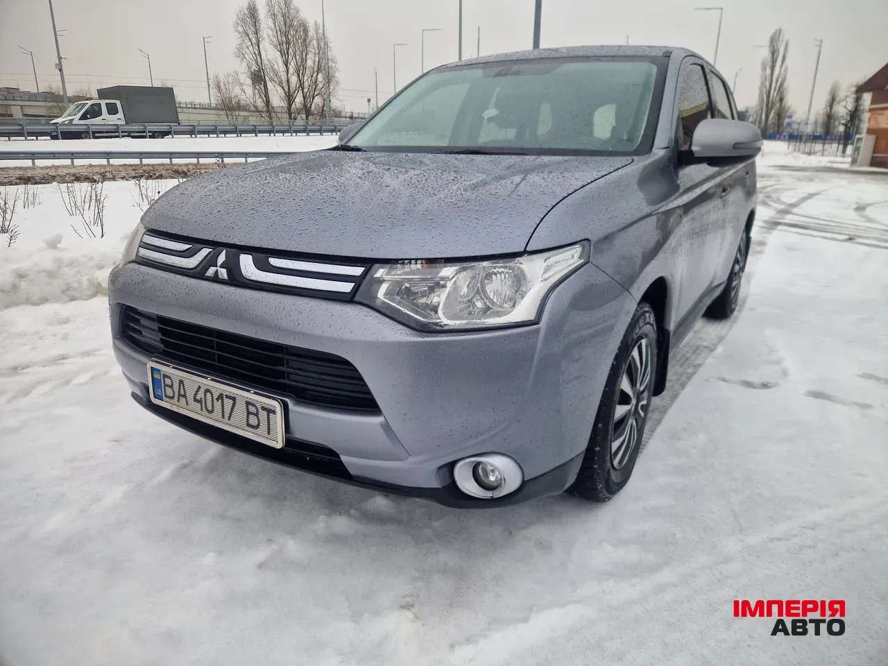 Mitsubishi Outlander - фото 3