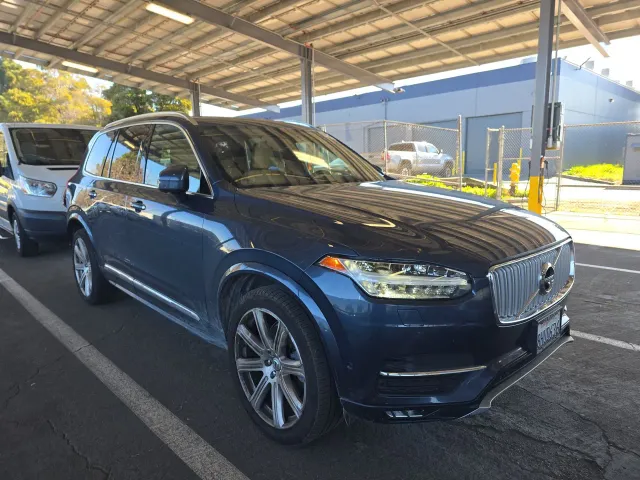 Volvo XC90 - фото 1