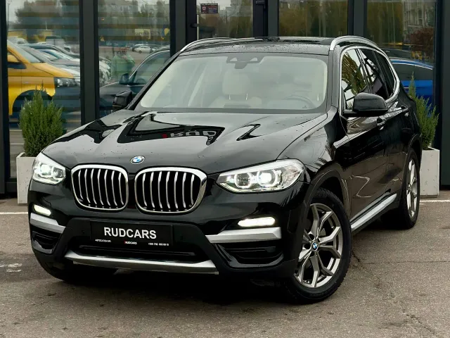 BMW X3 - фото 1