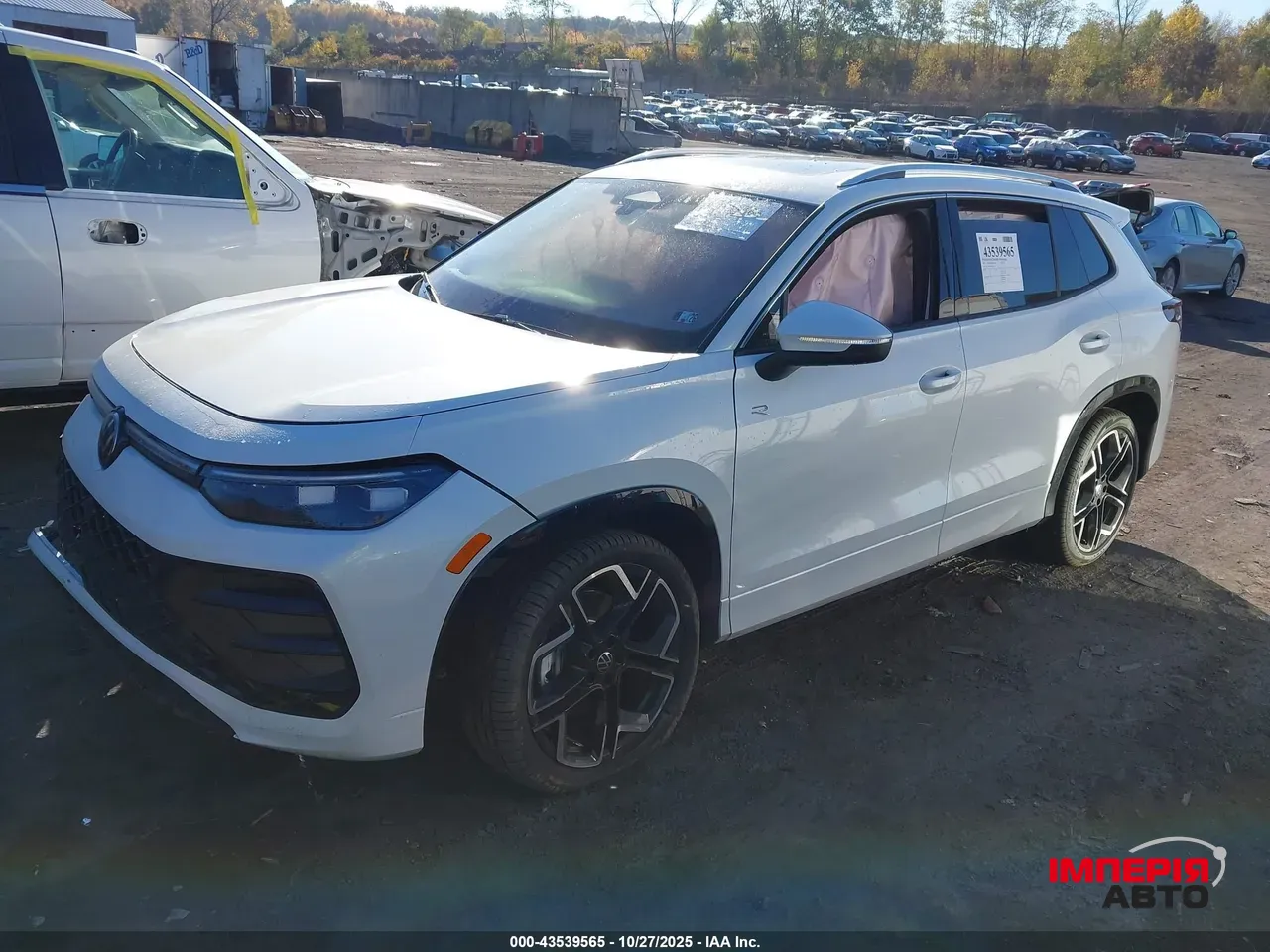 Volkswagen Tiguan - фото 1