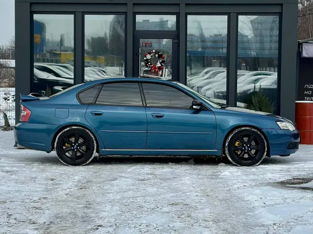 Subaru Legacy - фото 2