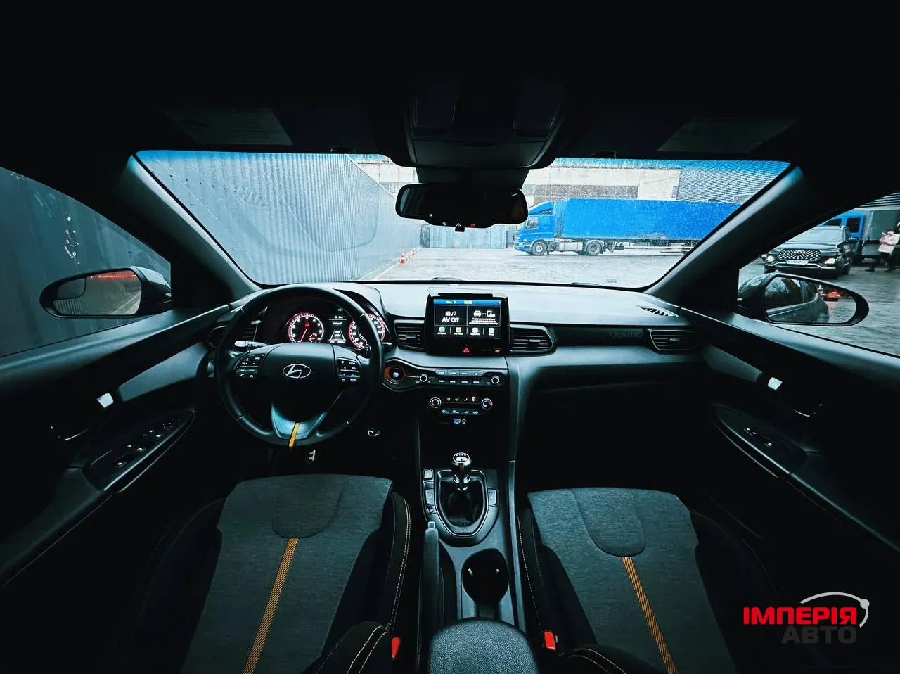 Hyundai Veloster - фото 6