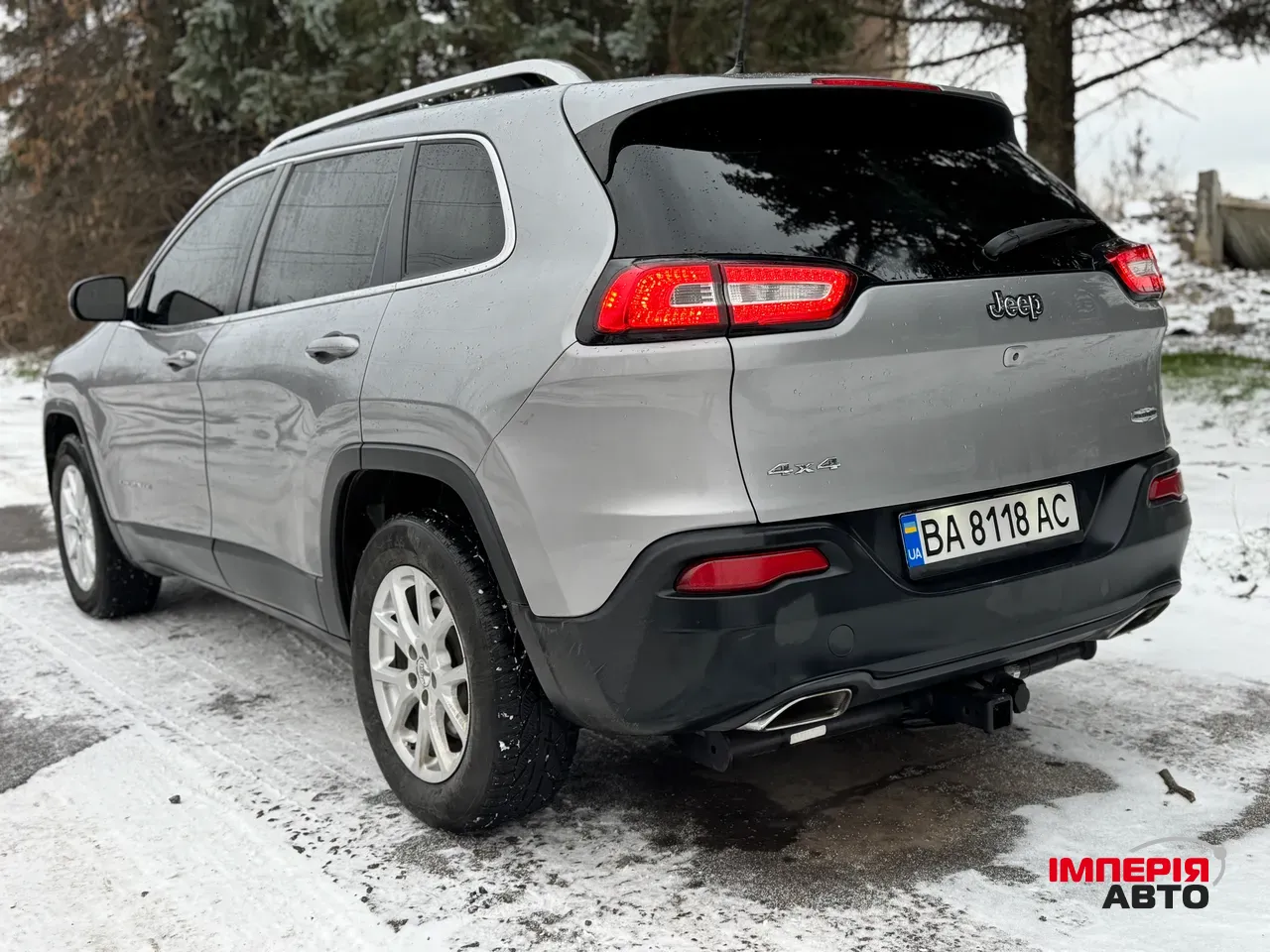 Jeep Cherokee - фото 2