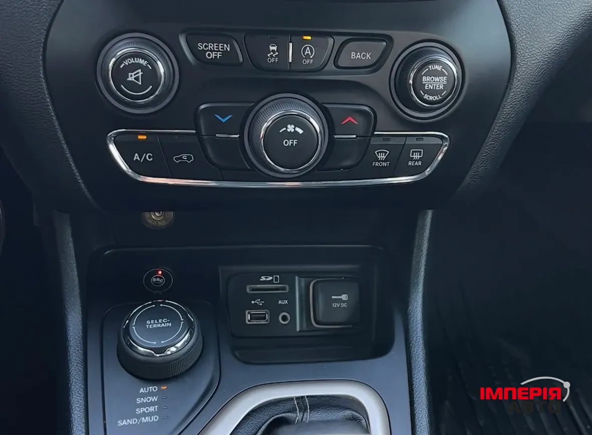 Jeep Cherokee - фото 7