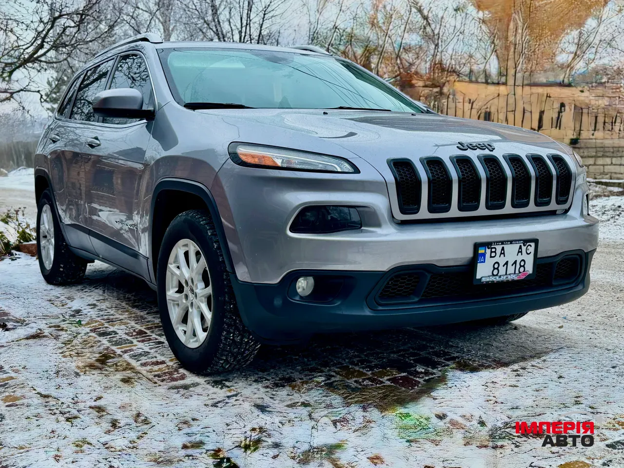 Jeep Cherokee - фото 1
