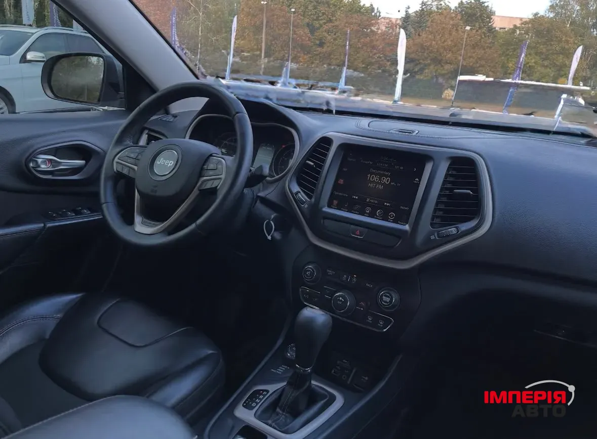 Jeep Cherokee - фото 6