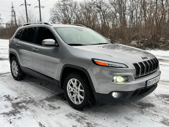Jeep Cherokee - фото 3