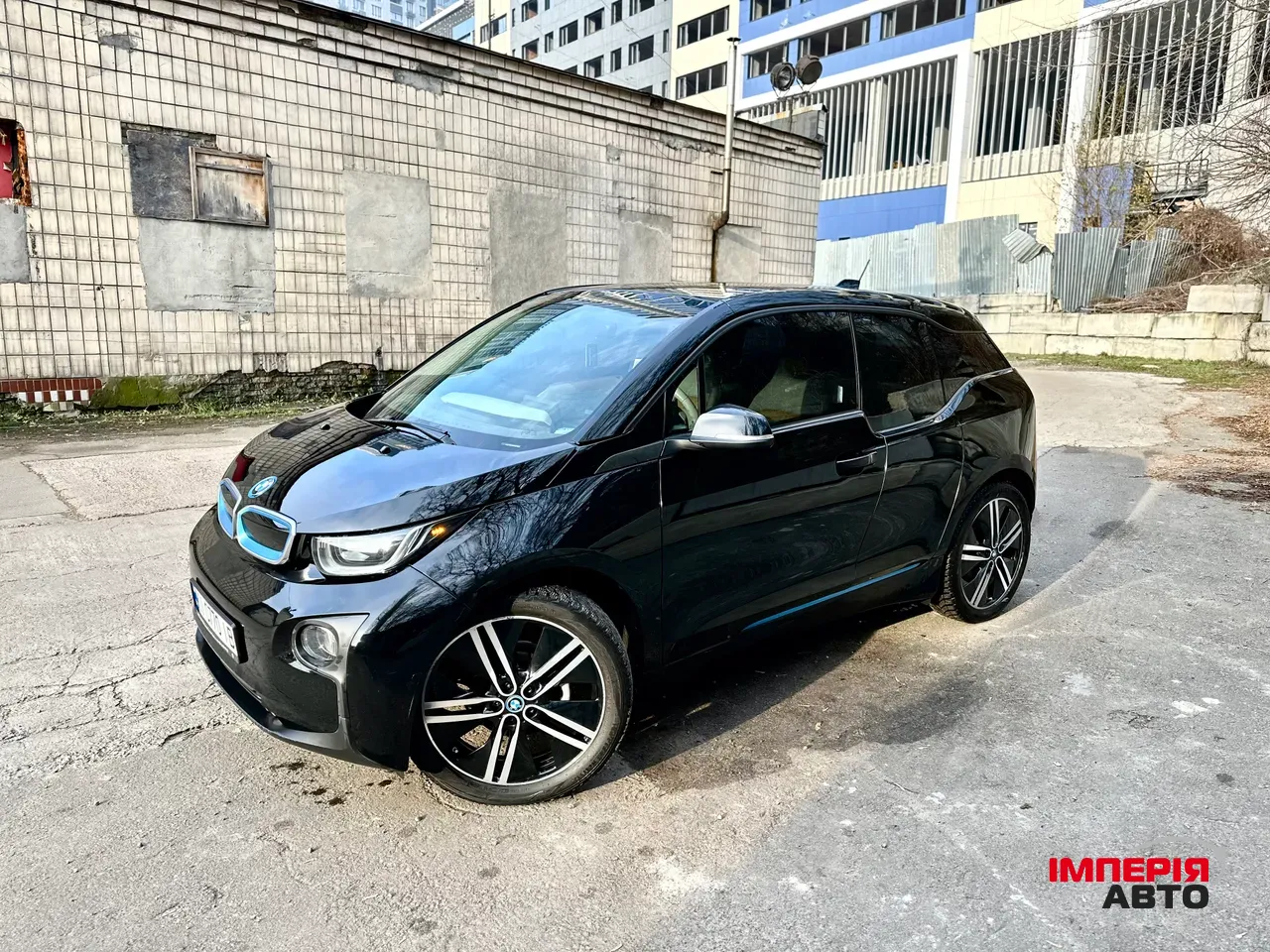 BMW i3 - фото 1