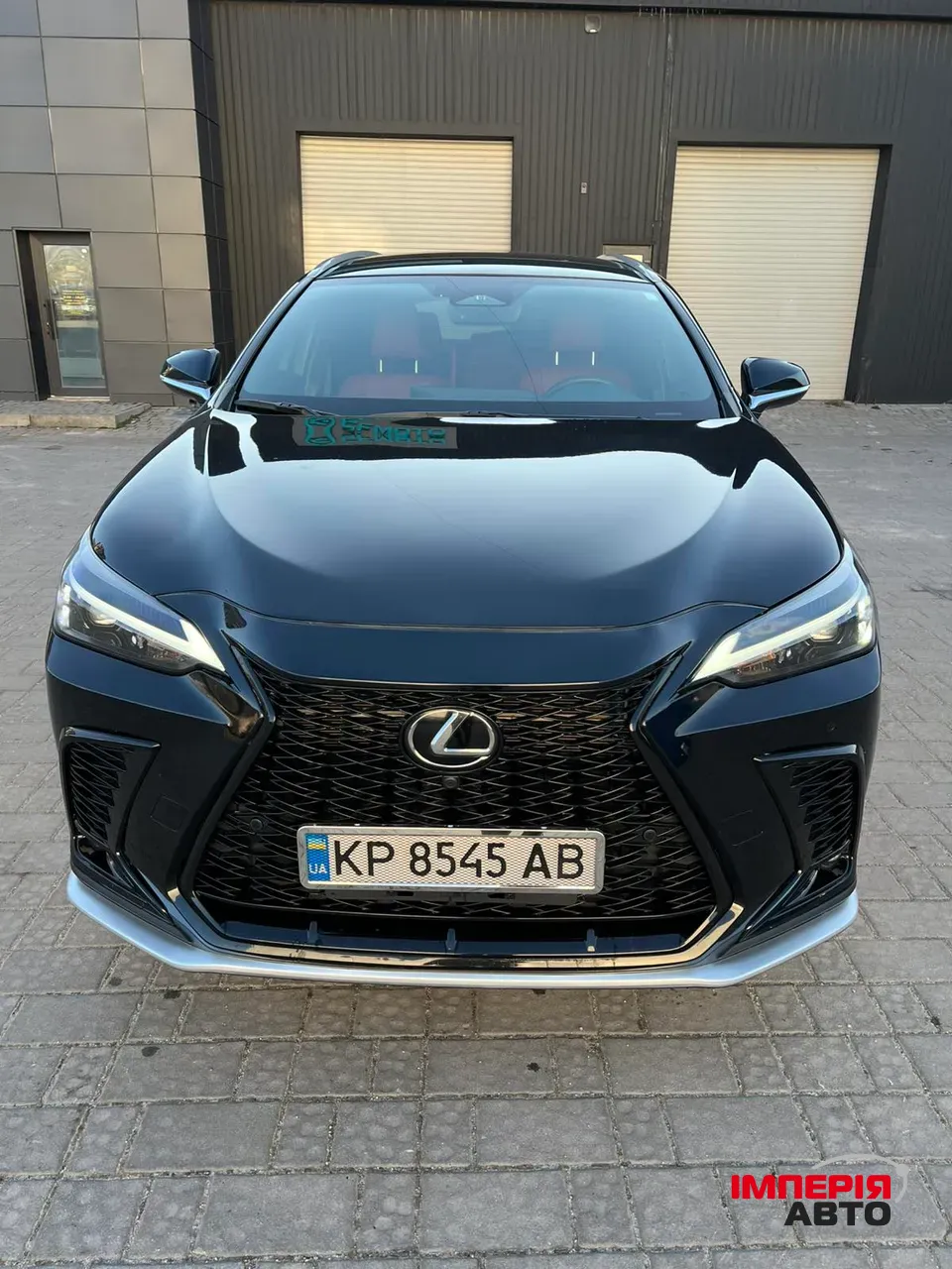 Lexus NX - фото 1