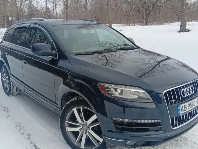 Audi Q7 - фото 1