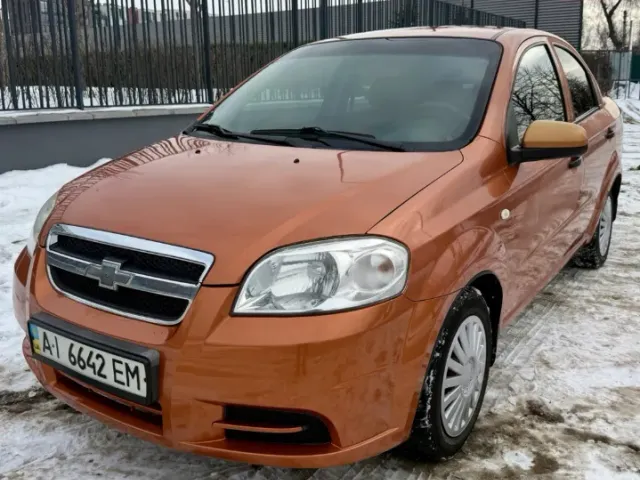 Chevrolet Aveo - фото 1