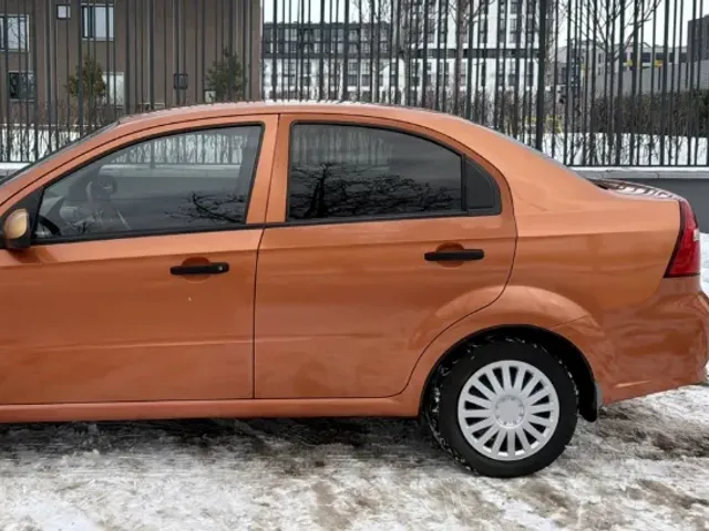 Chevrolet Aveo - фото 3