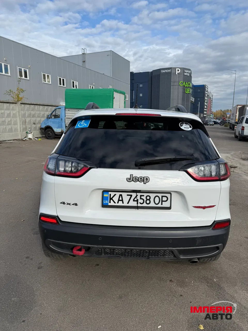 Jeep Cherokee - фото 4