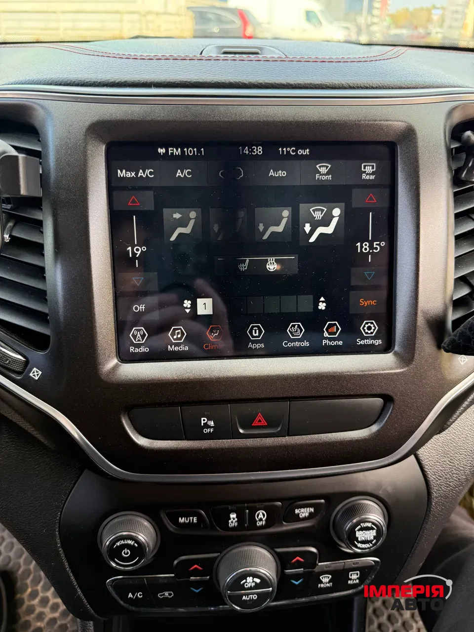 Jeep Cherokee - фото 11