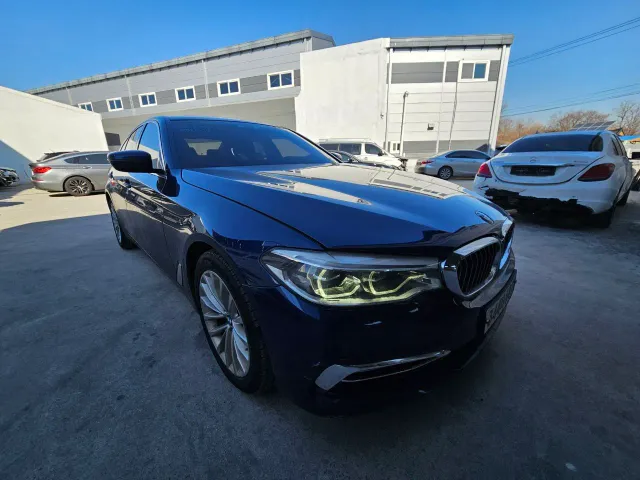 BMW 5 серії - фото 1