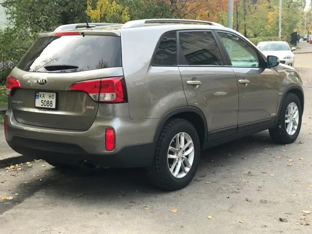 Kia Sorento - фото 3