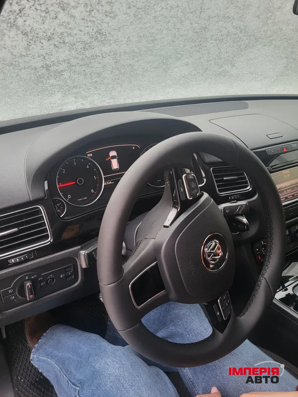 Volkswagen Touareg - фото 6