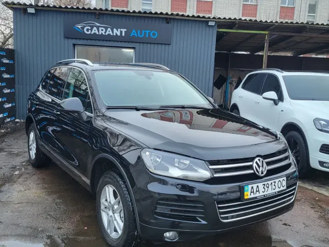 Volkswagen Touareg - фото 1