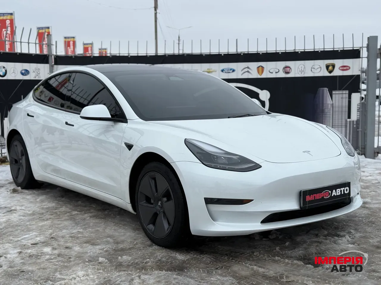 Tesla Model 3 - фото 2