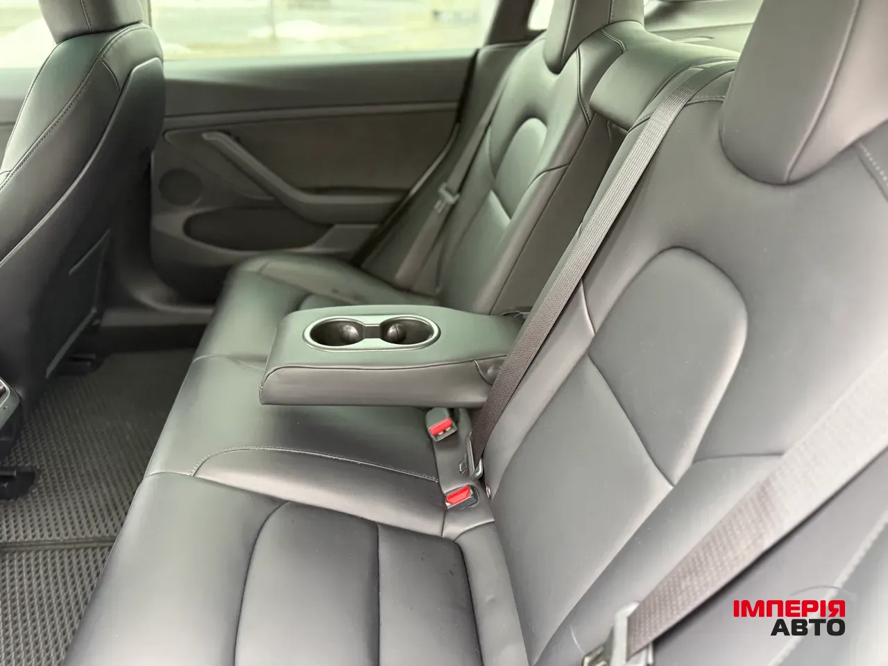 Tesla Model 3 - фото 9