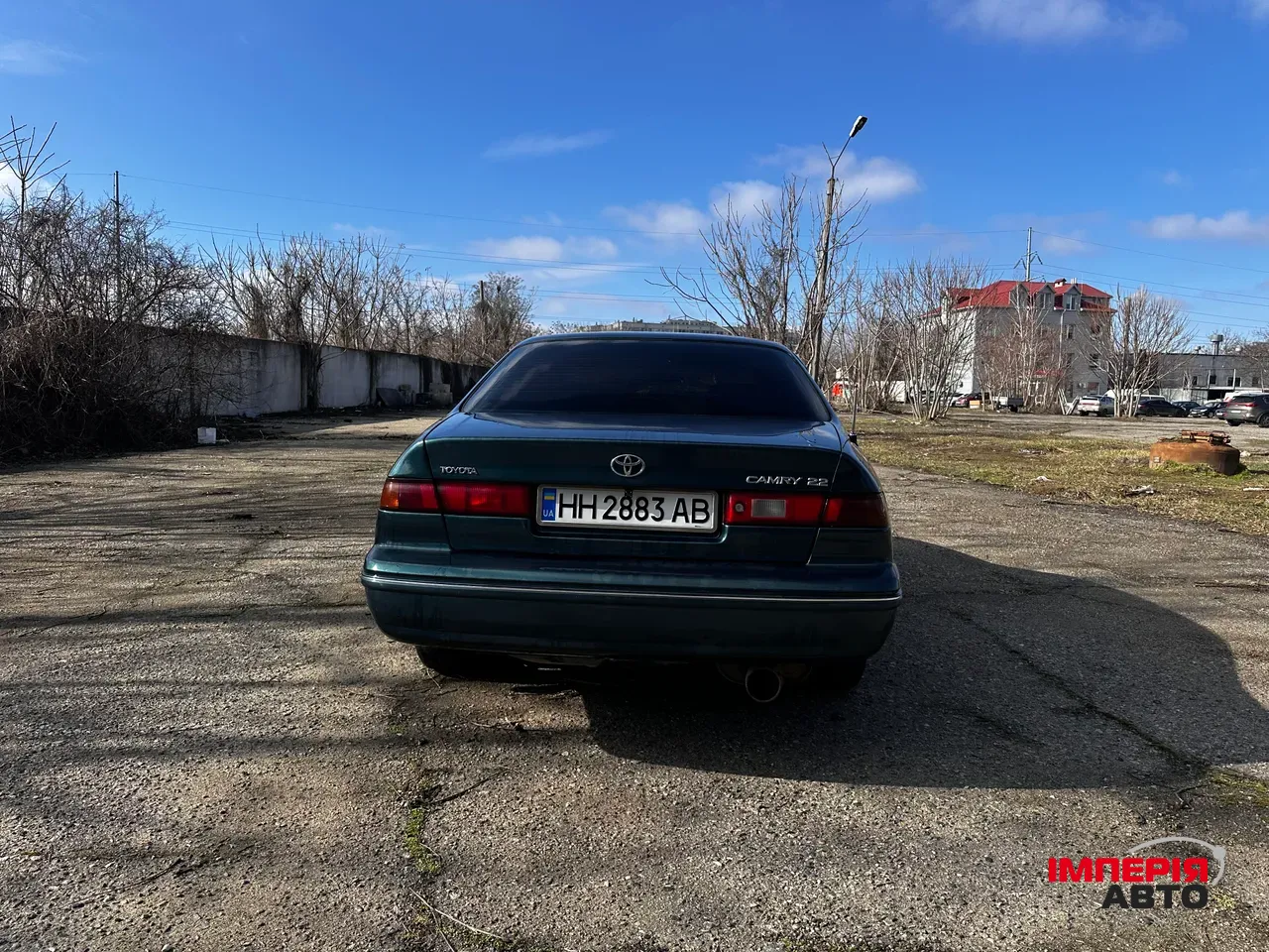 Toyota Camry - фото 4