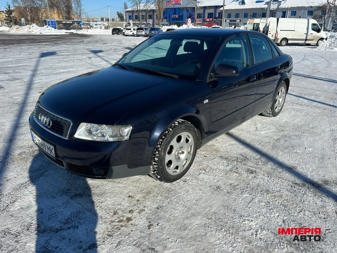 Audi A4 - фото 2