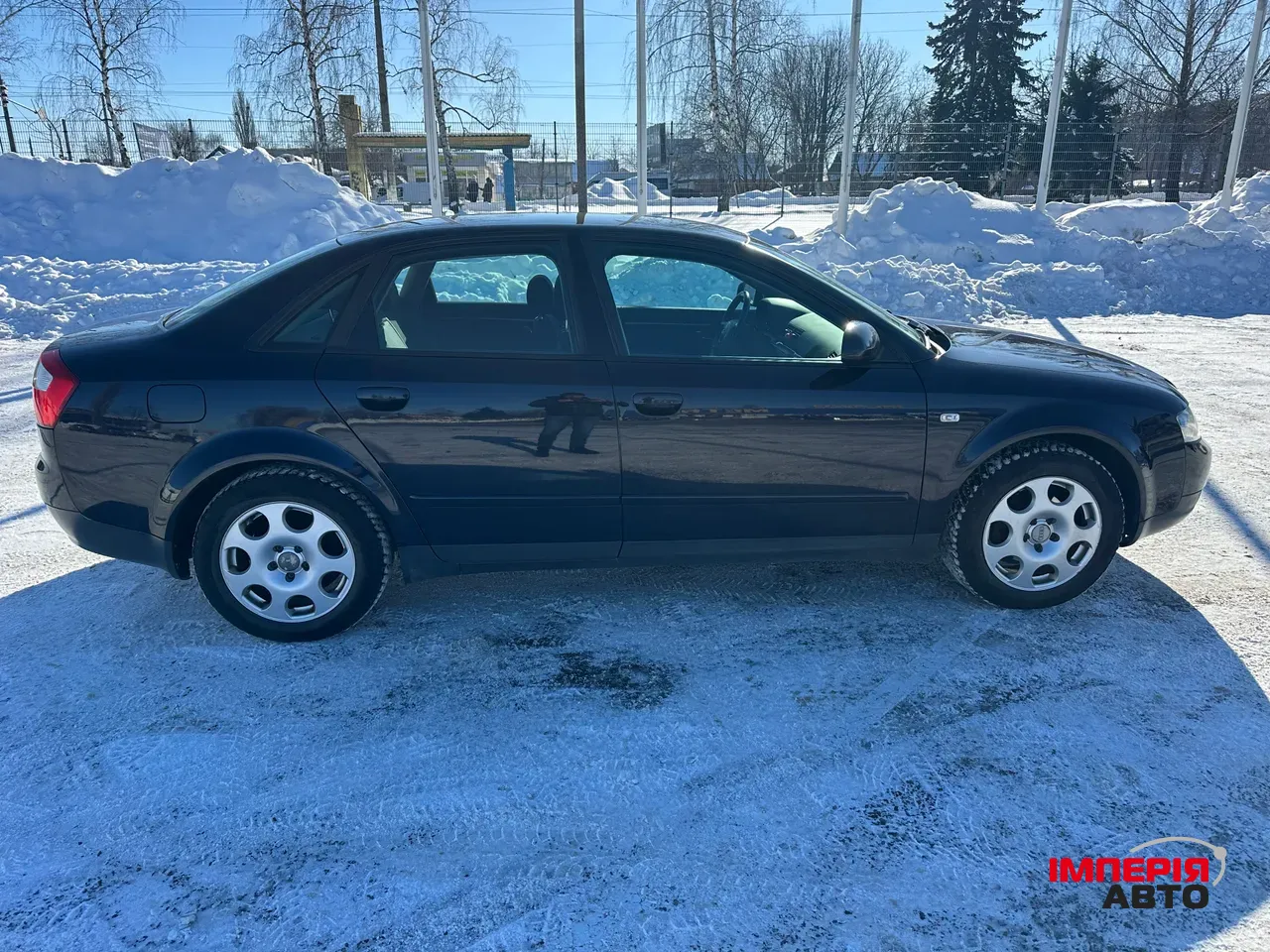 Audi A4 - фото 5