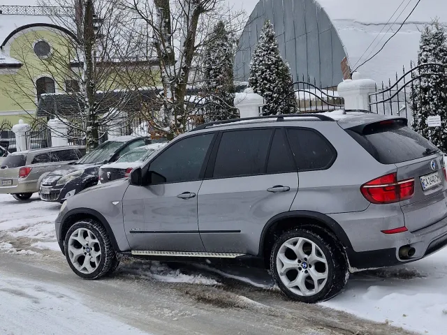 BMW X5 - фото 1