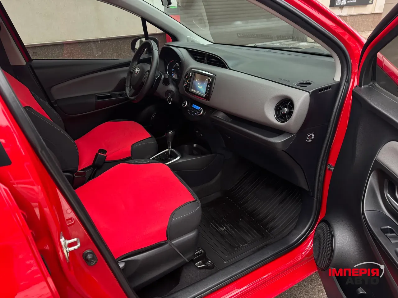 Toyota Yaris - фото 12