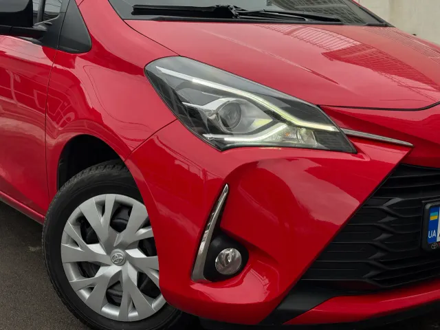 Toyota Yaris - фото 4
