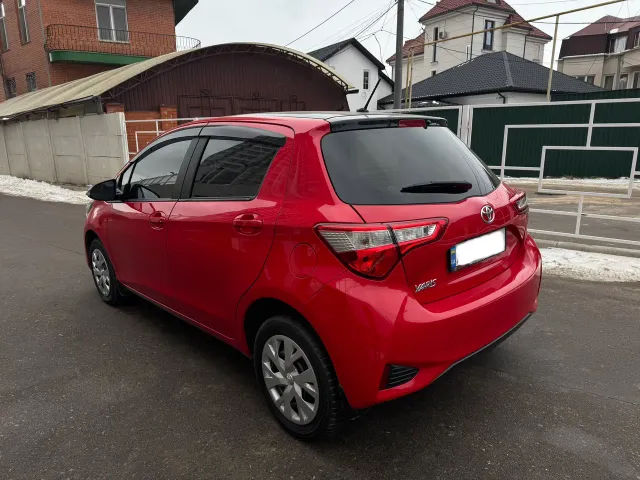 Toyota Yaris - фото 5