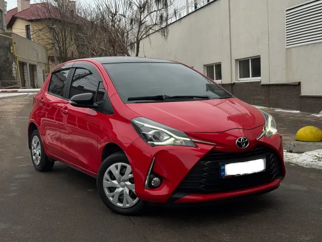Toyota Yaris - фото 1
