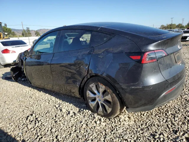 Tesla Model Y - фото 3