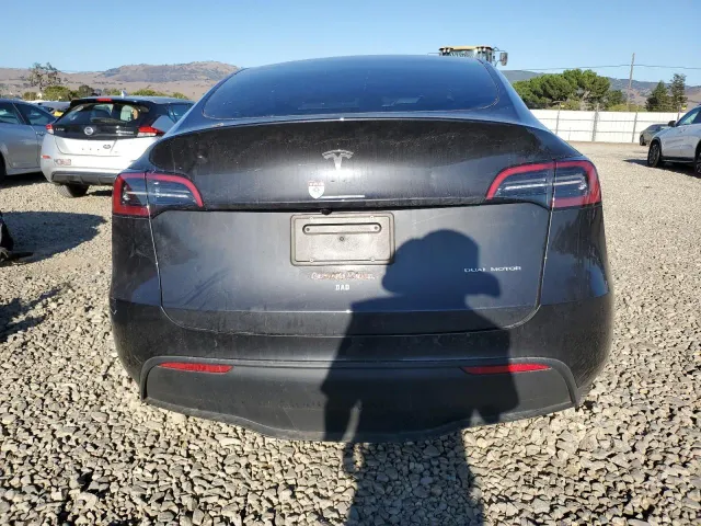 Tesla Model Y - фото 2