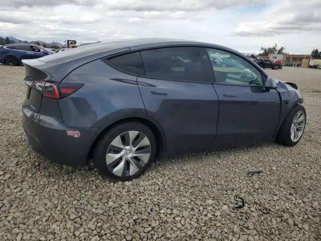 Tesla Model Y - фото 2