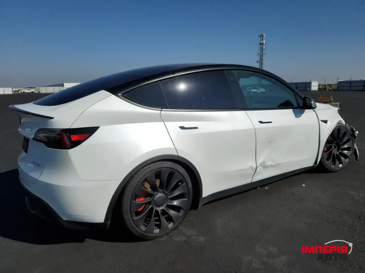 Tesla Model Y - фото 4
