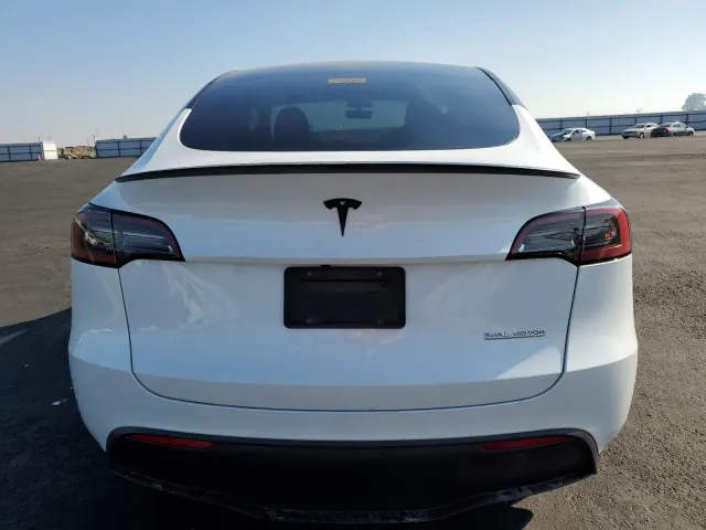 Tesla Model Y - фото 2