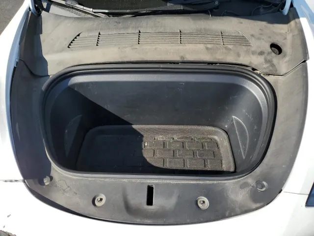 Tesla Model Y - фото 3