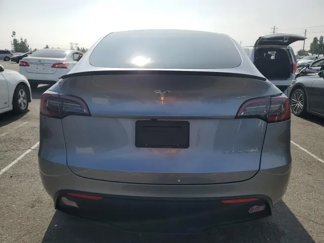 Tesla Model Y - фото 4