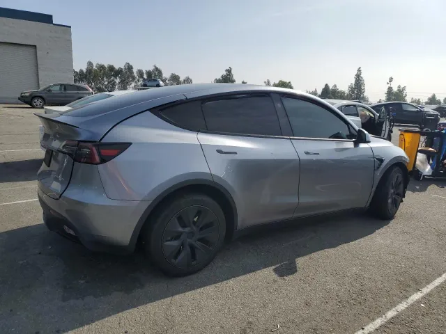 Tesla Model Y - фото 2