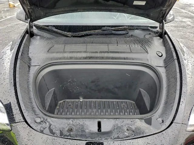 Tesla Model Y - фото 4