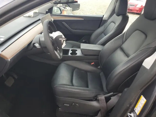 Tesla Model Y - фото 4