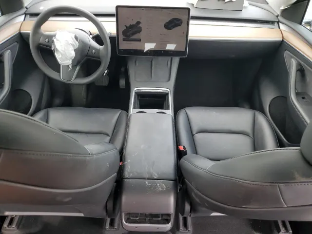 Tesla Model Y - фото 2