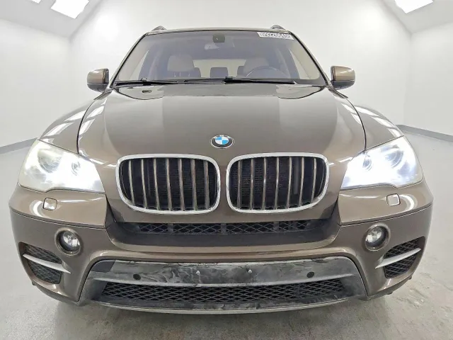 BMW X5 - фото 1