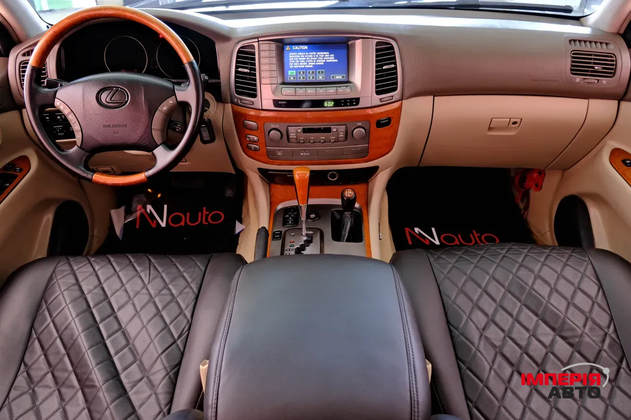 Lexus LX - фото 7