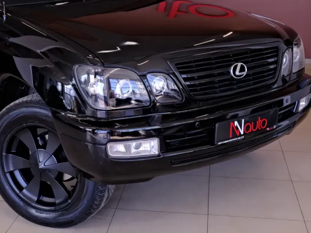 Lexus LX - фото 3